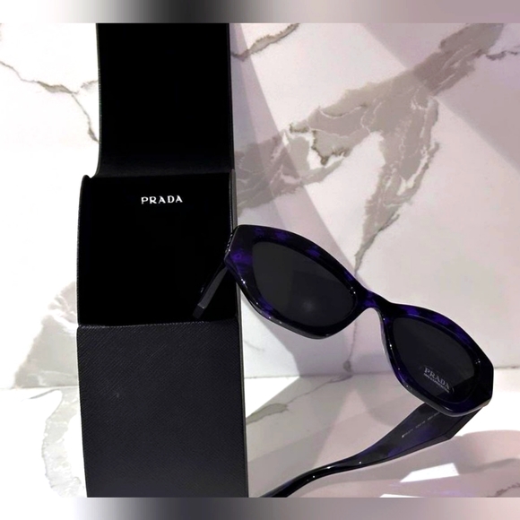 Holiday Sale!!!! Women's prada sunglasses - Picture 3 of 3